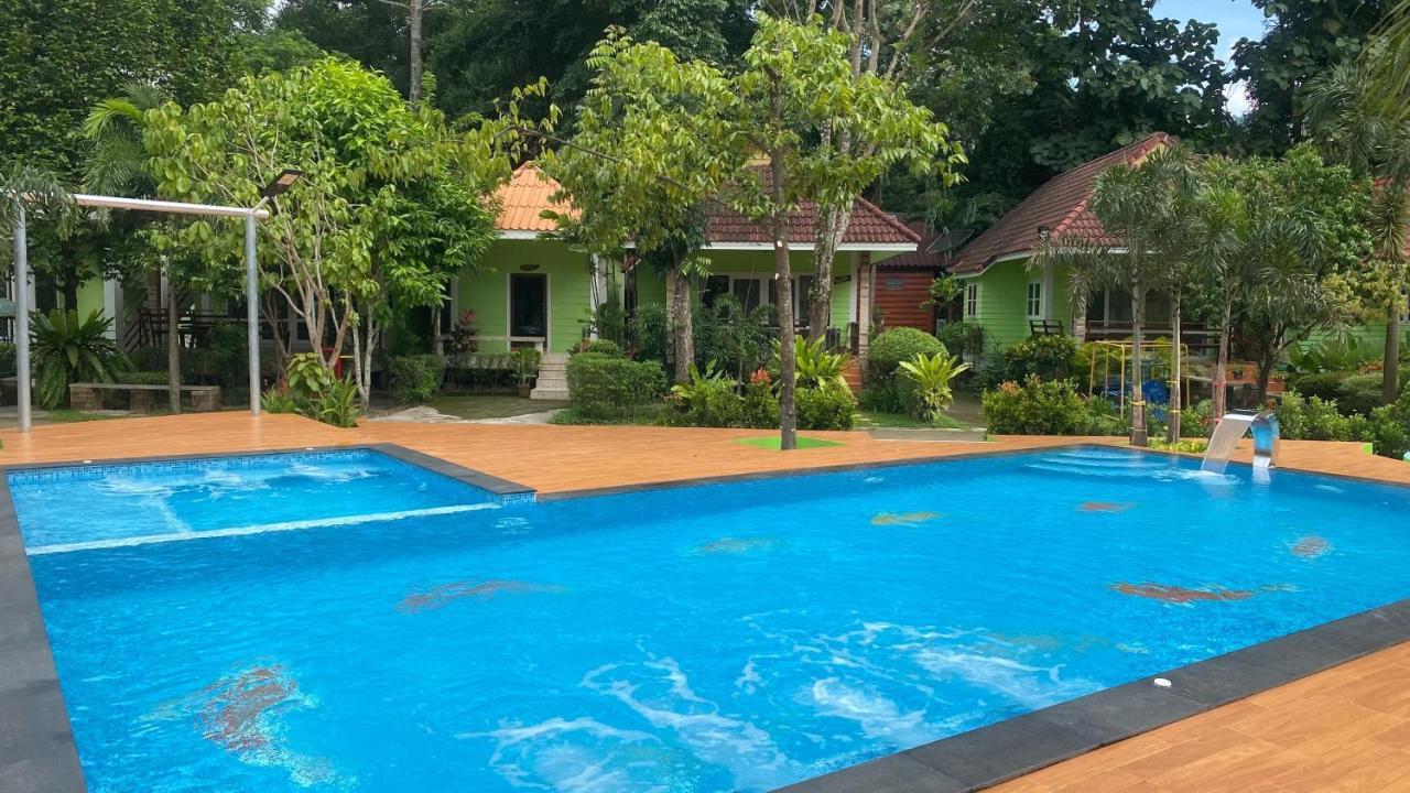 Somrudee Resort Nakhon Nayok Exterior foto